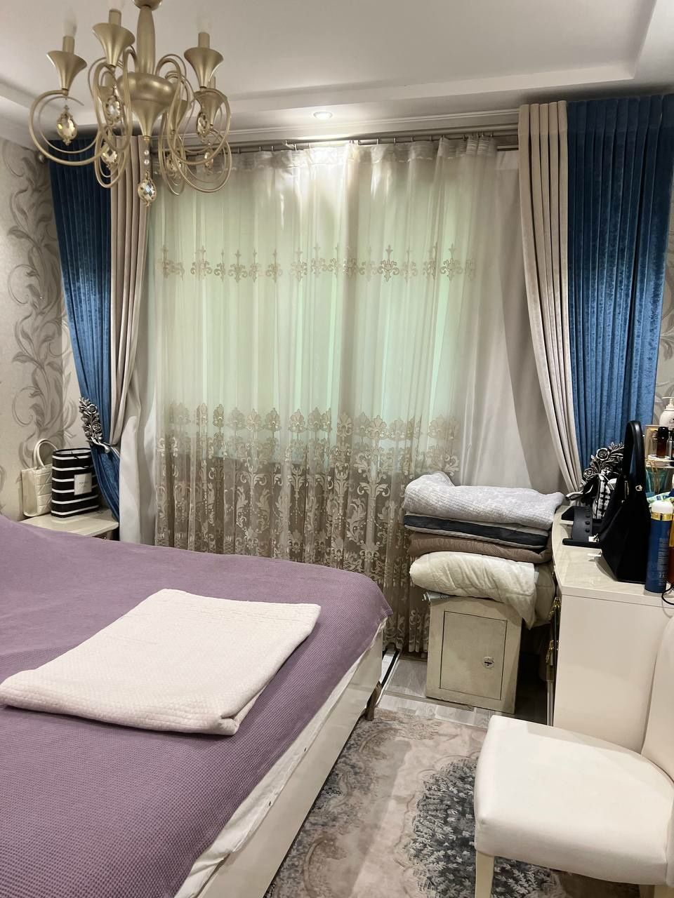 продаются две квартиры, метро новза Соединенные квартал 5. 4/1/4.и3/1/