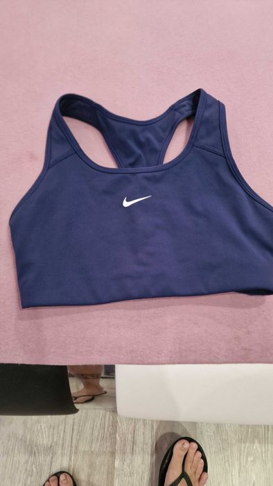 Спортни бюстиета  Nike