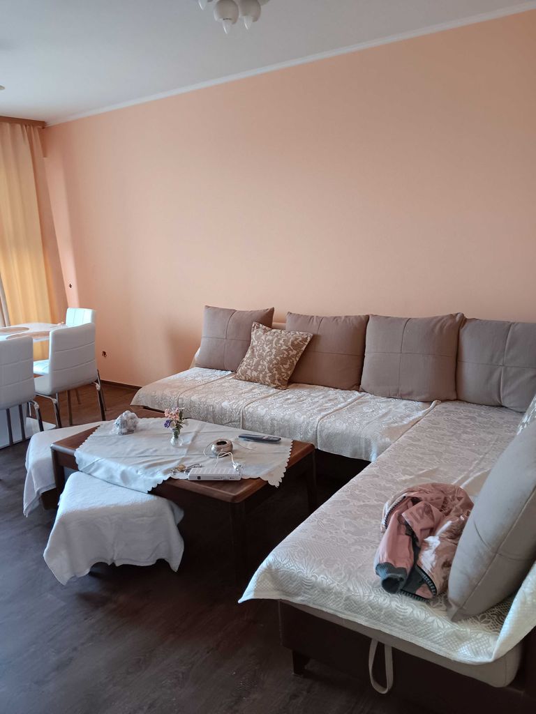 Дава се под наем Двустаен апартамент в Димитровград - 65 кв.м за 178.5 € - Снимка #2