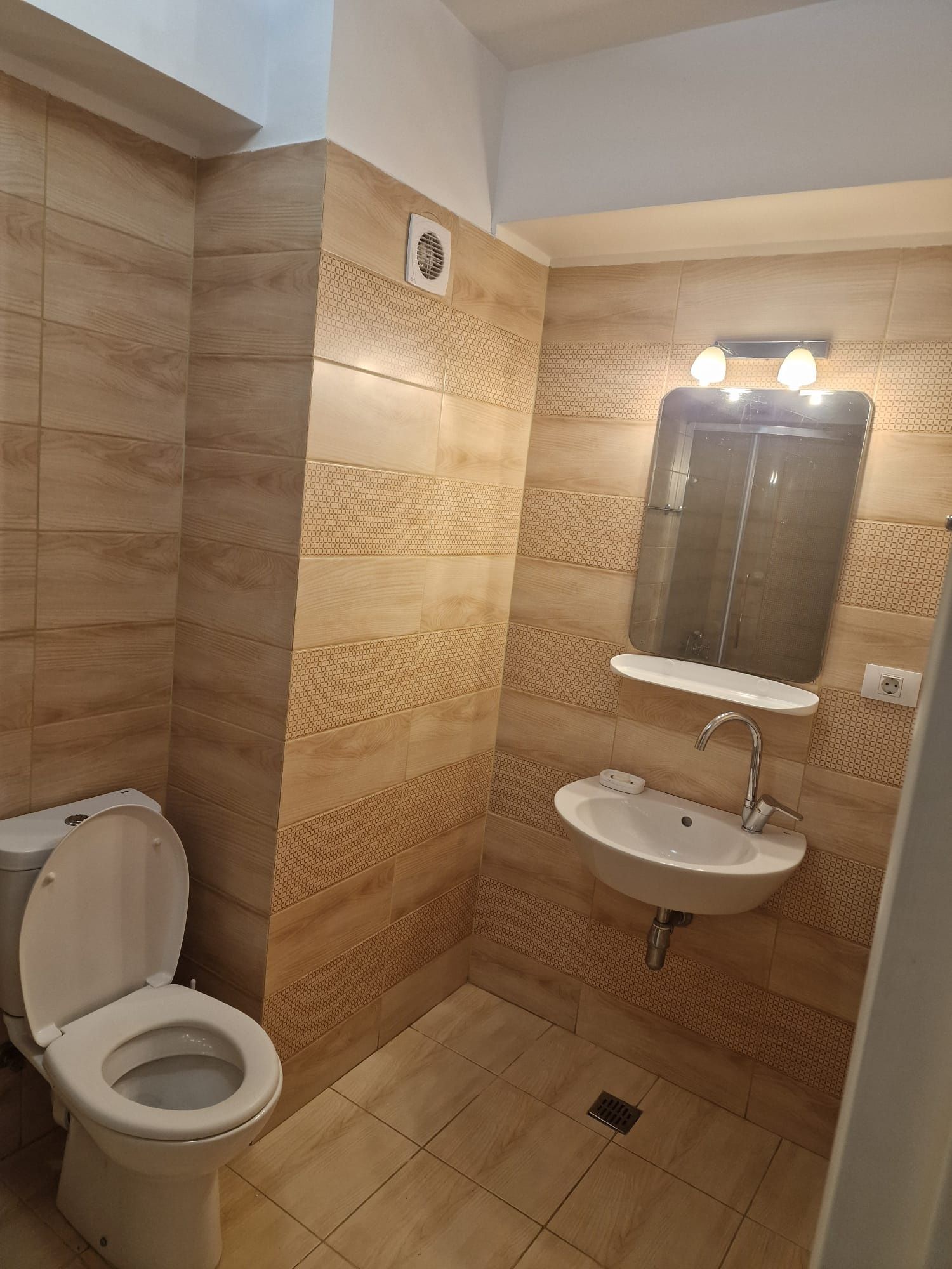 Inchiriez apartament langa Mall Bacau