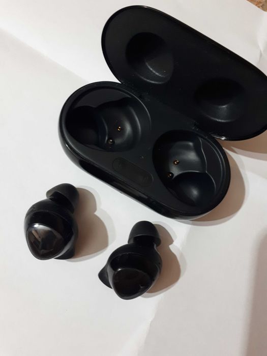 Безжични слушалки Samsung sm-r175