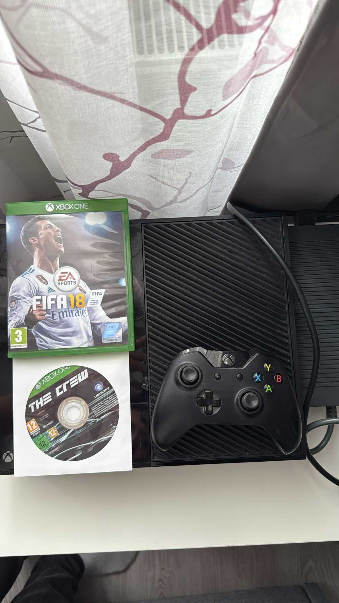 Xbox one 500gb + Controller Wireless original + 4 jocuri