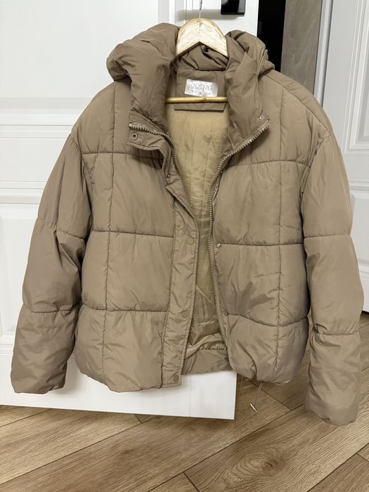 Короткая  женская куртка