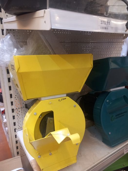 Vând mori de uruiala  și mălai noi