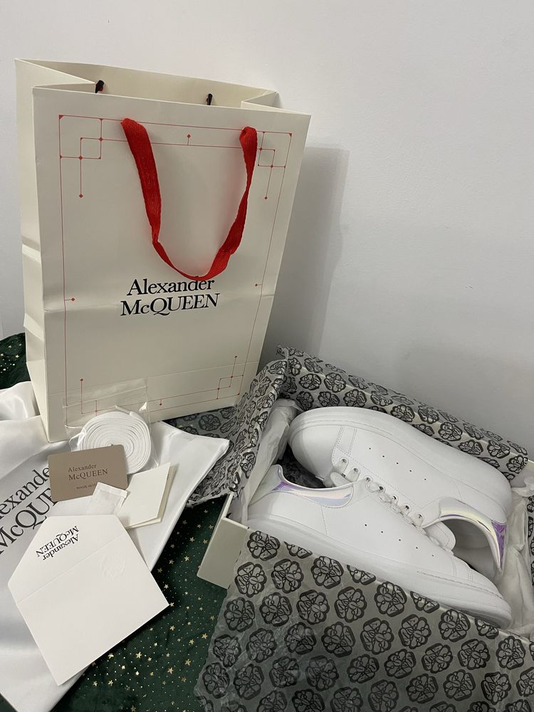 ALEXANDER Mcqueen Holographic