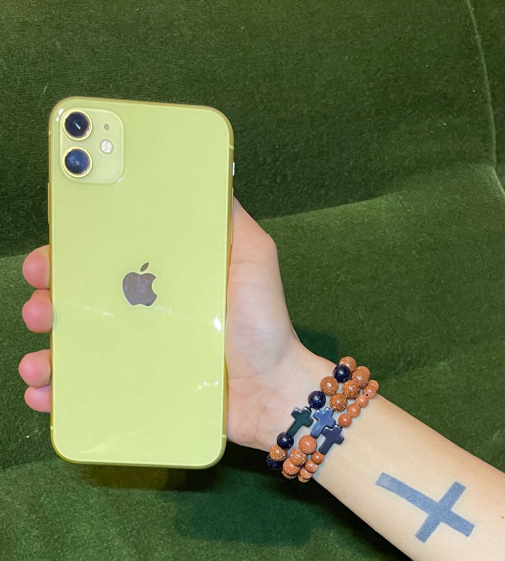 Iphone 11 64gb gold yellow жълт перфектен