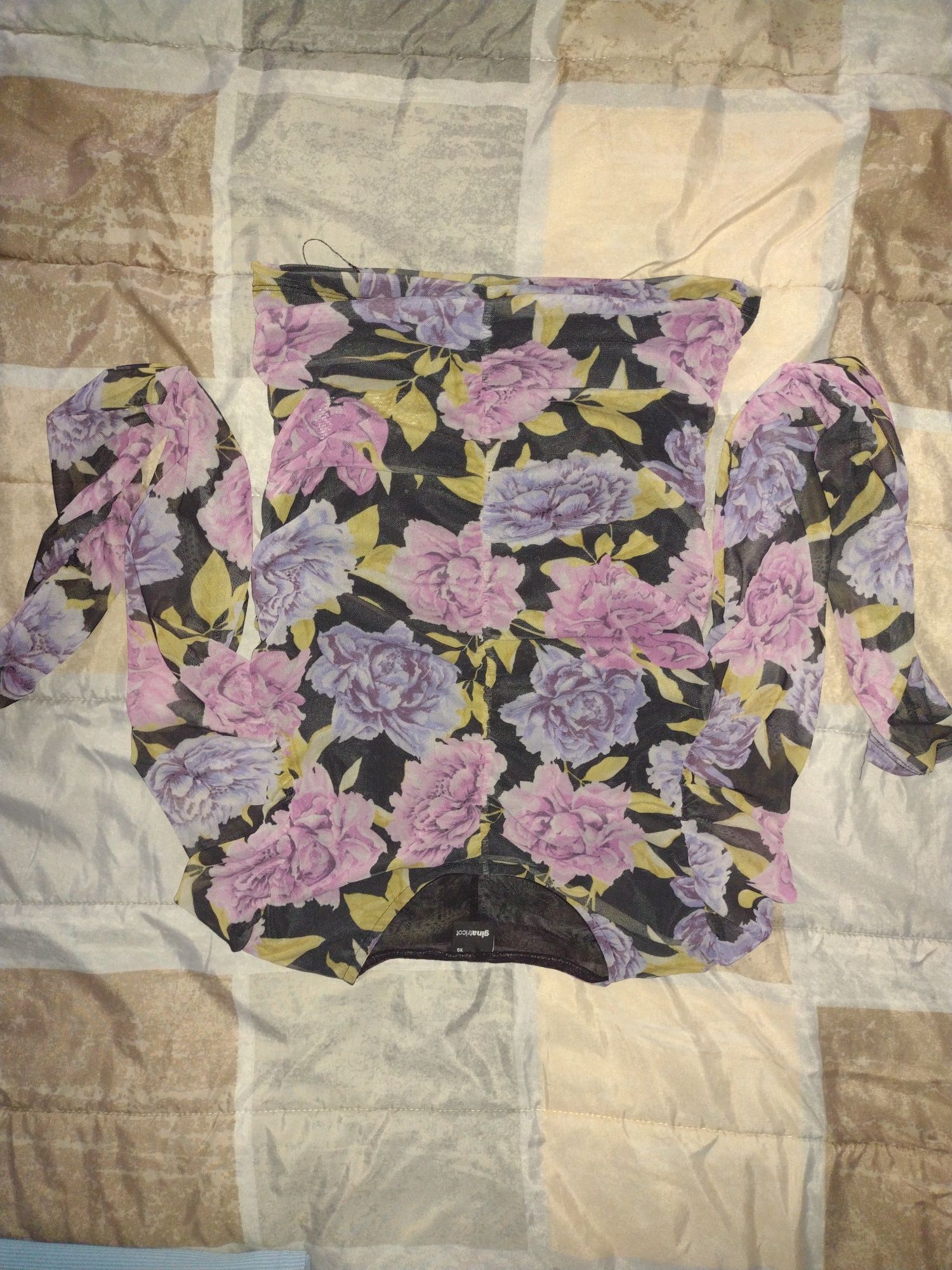 Блузи, тениски и потници
