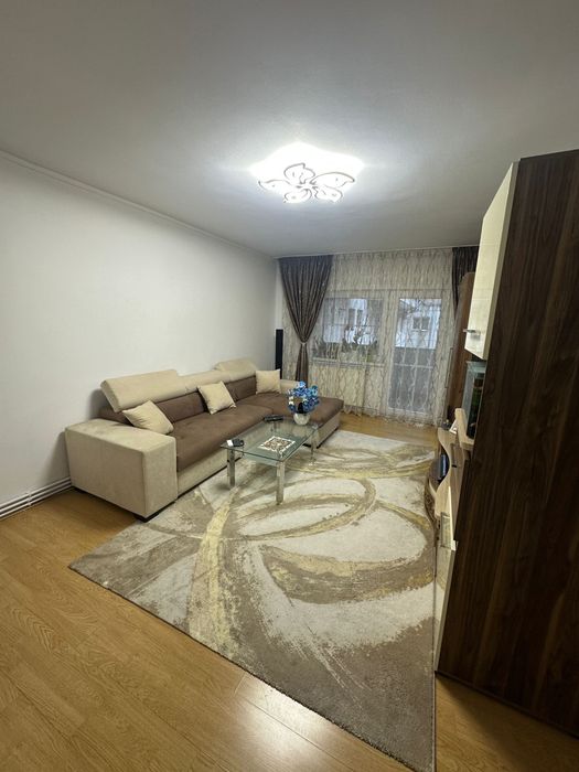 Vând apartament 3 canere
