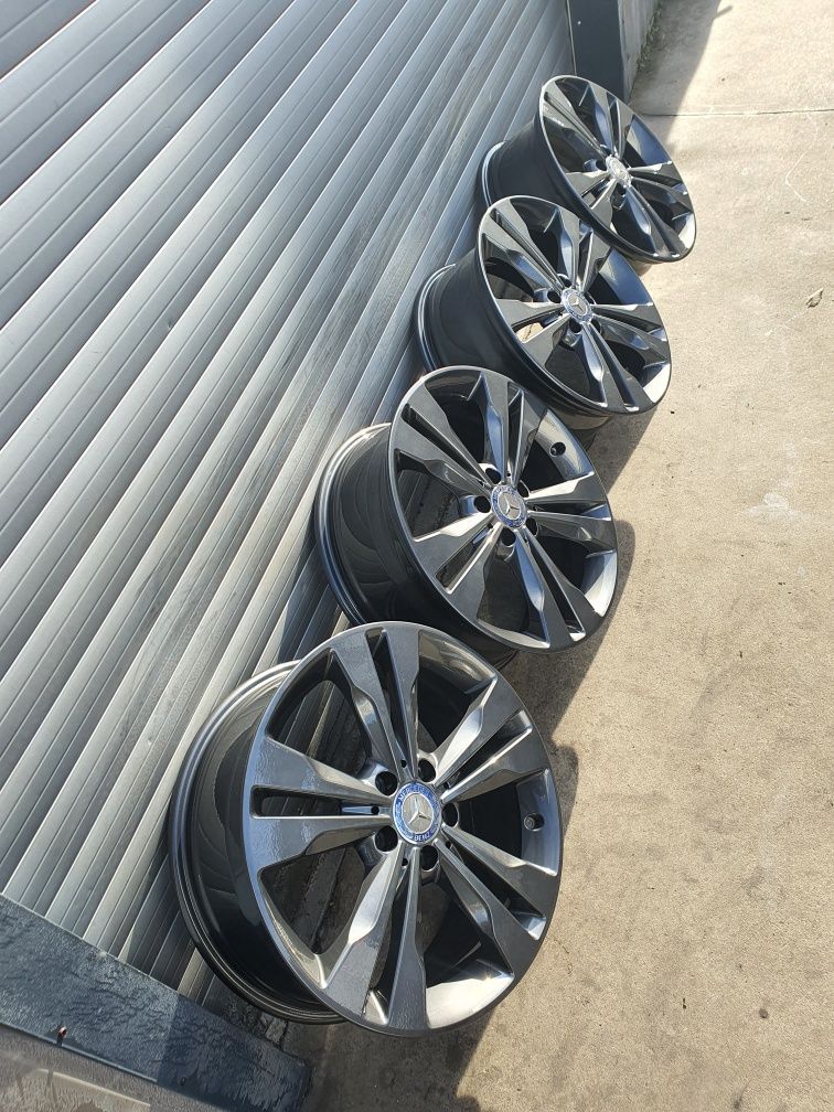 Jante mercedes Vito, Viano  CLA pe 18 A244 originale toate aceeasi laț