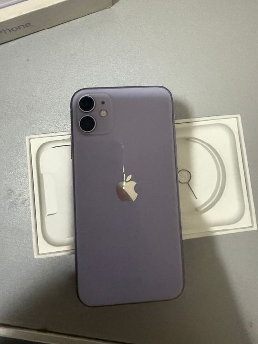Продам 11 айфон