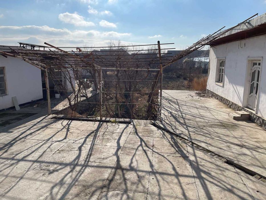 Xatirchi chikalovda Xovli sotiladi 25 26 sotx