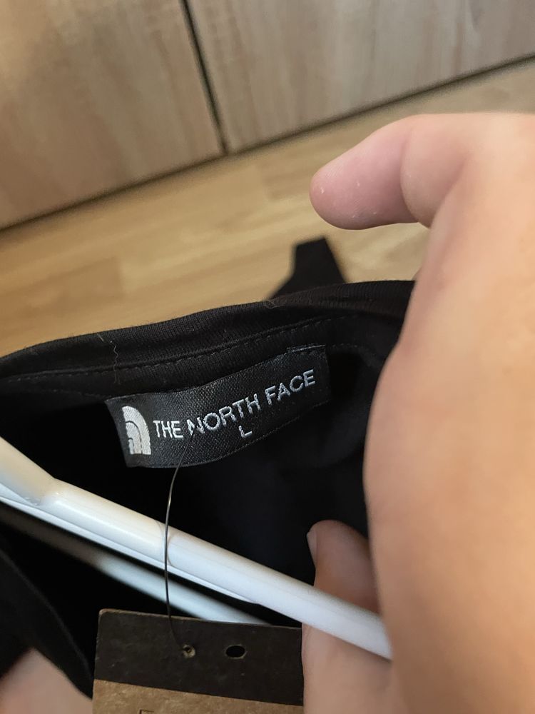 The north face тениска в размер Л