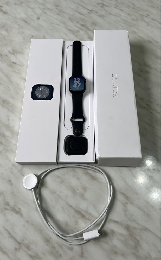 Продам Apple Watch 8 41 мм