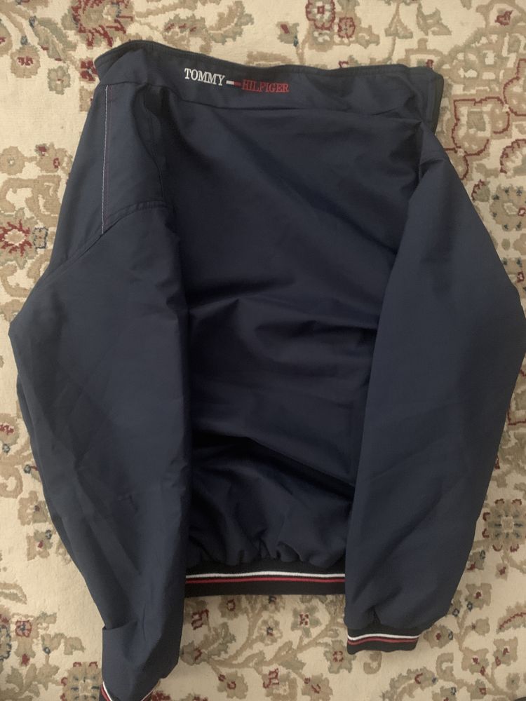 Jachetă Tommy Hilfiger Marimea XL