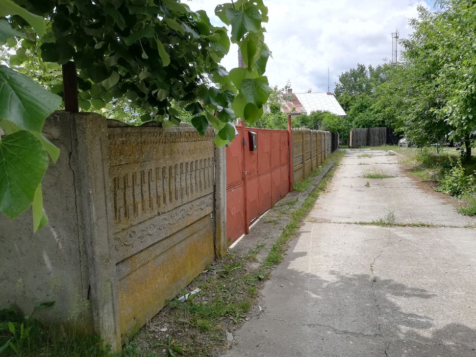 Casa + teren de vanzare