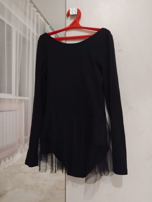 Продам купальник для танцев.