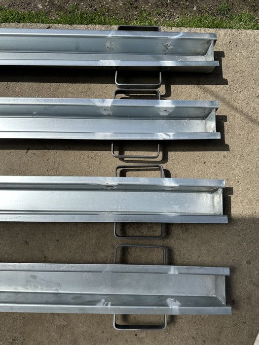 Stalpi de beton/ spalieri vie/ matrite metalice/ forme stalpi, cofraje