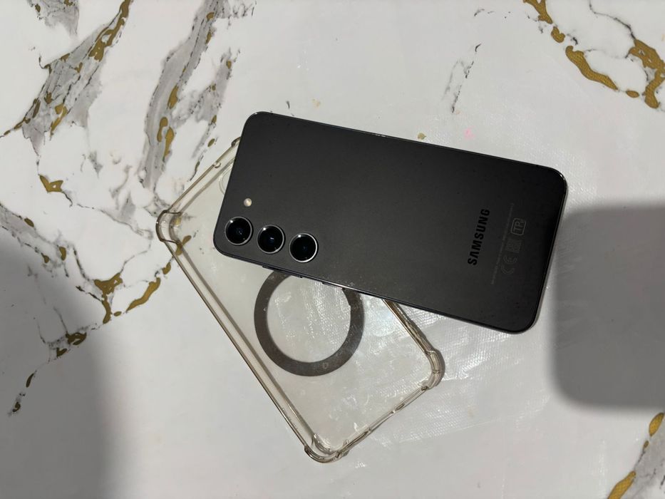 Самсунг S23 в очень хорошем состоянии!