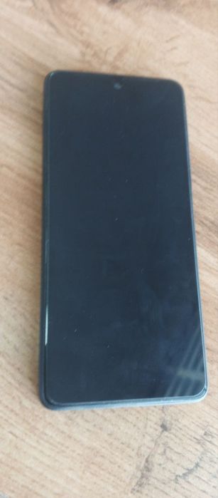 Infinix HOT 30 xotirasi 256ga 16 holati yaxshi usta koʻrmagan