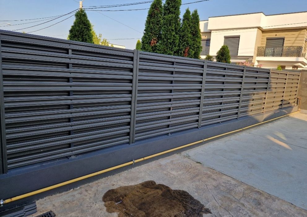 Garduri si porti stil jaluzea, sipca metalica, tabla cutata