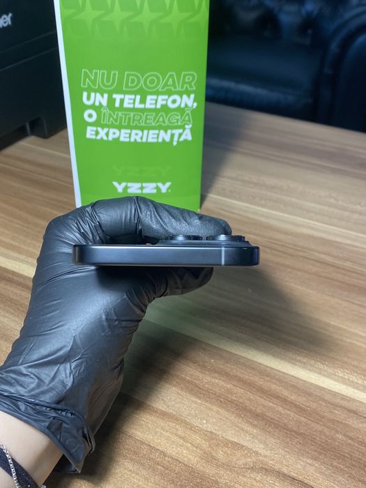 iPhone 16 Pro Max • 256 GB • Black Titanium