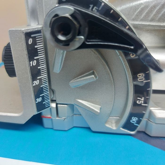 Акумулаторна фреза за дибли тип бисквитки Makita DPJ180Z