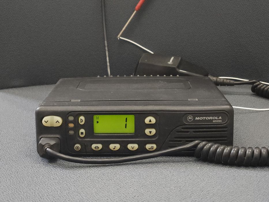 Motorola GM950 - statie radio 25W VHF, radioamatori, CFR, Taxi, etc.