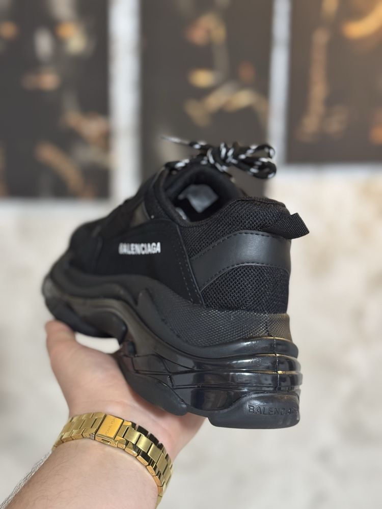 Adidasi Barbati Balenciaga Triple S Black!