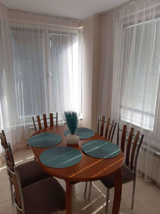 Дава се под наем Тристаен апартамент в София, Хладилника - 127 кв.м за 900 € - Снимка #1