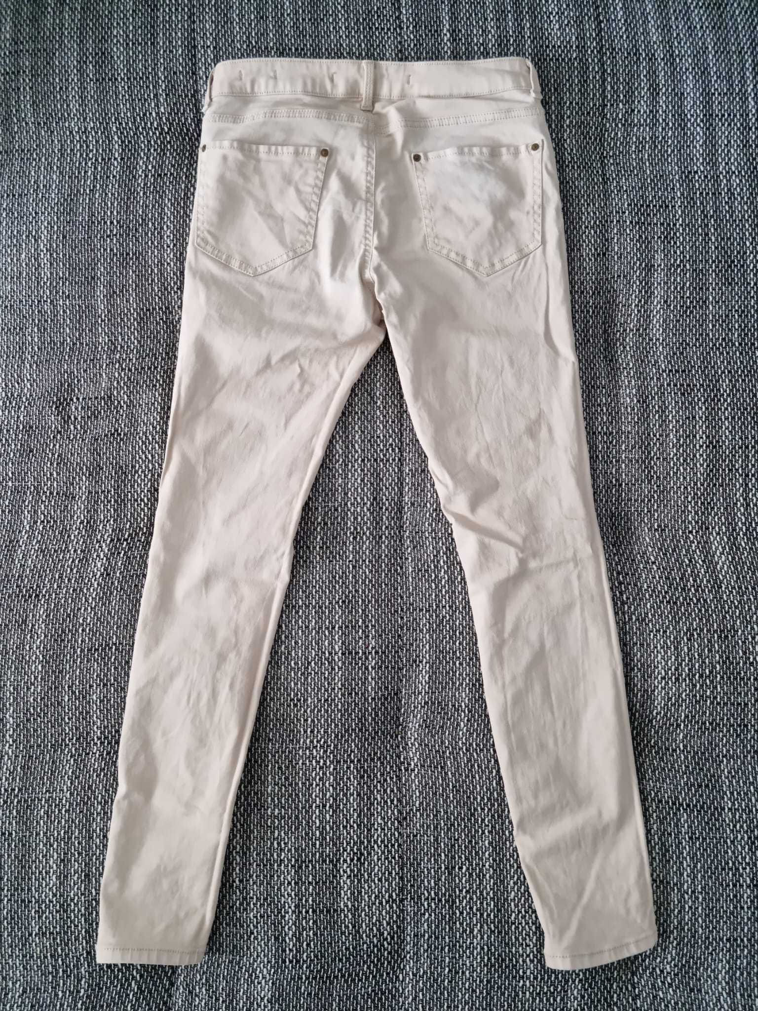 Vand pantaloni Zara