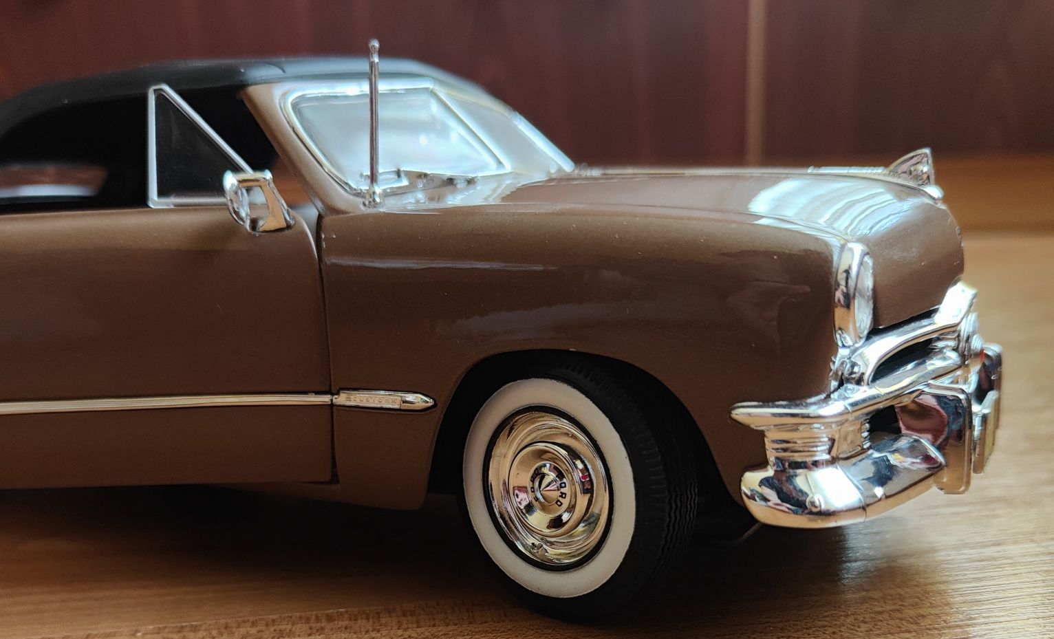 Macheta Ford  1:18