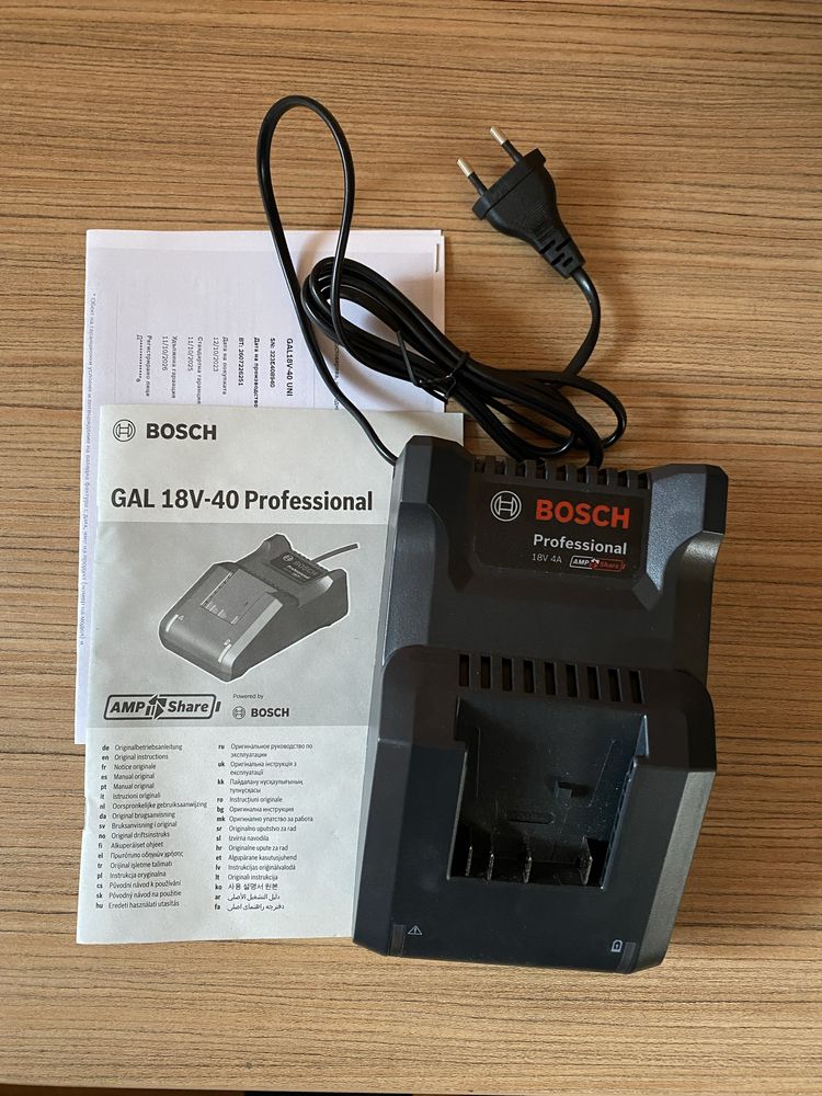 Батерия Bosch GBA 12V 3Ah, зарядно Bosch GAL 12V-40 и Bosch GAL 18V-40