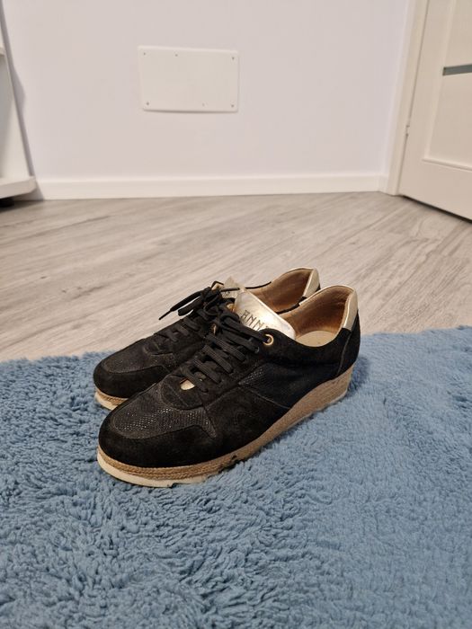 Papuci eleganti marimea 38