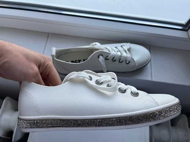 Pantofi sport albi, marimea 39