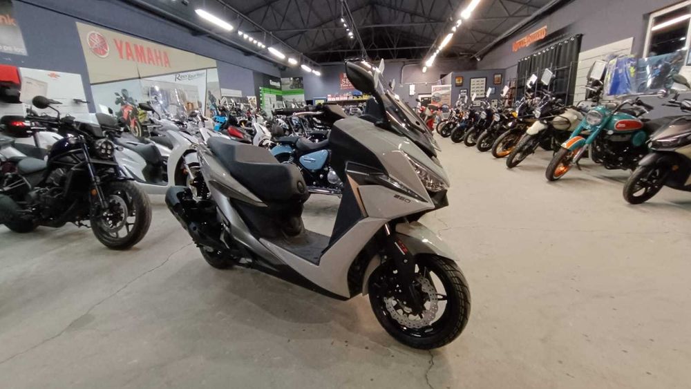 Kymco X-Town ST 250 2025 nou 0km - Kymco Constanta by EST BIKE