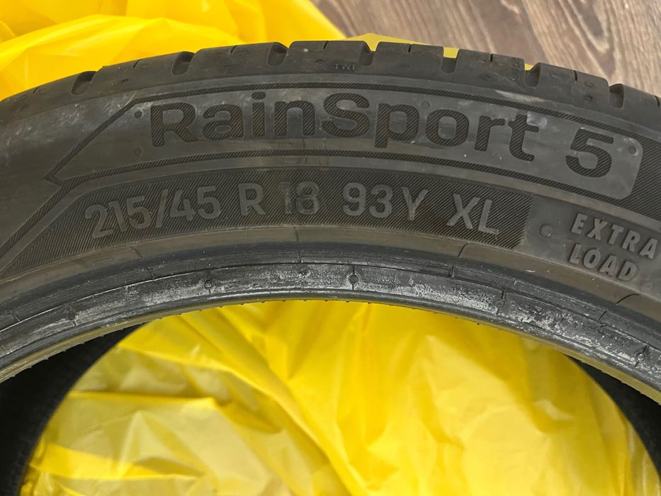Продава 4 летни гуми Uniroyal Rainsport 5 215/45/18