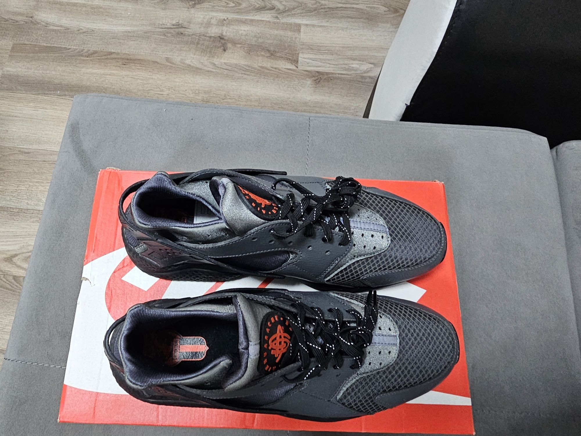 Nike Air Huarache FDO665-001