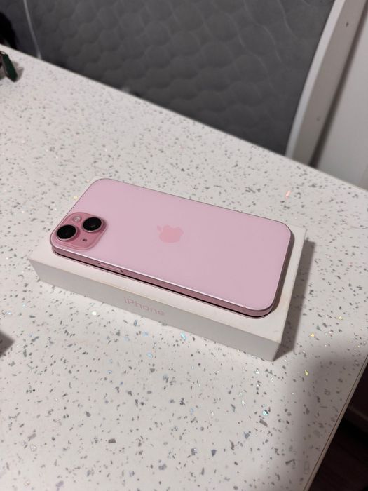 iPhone 15 plus roz