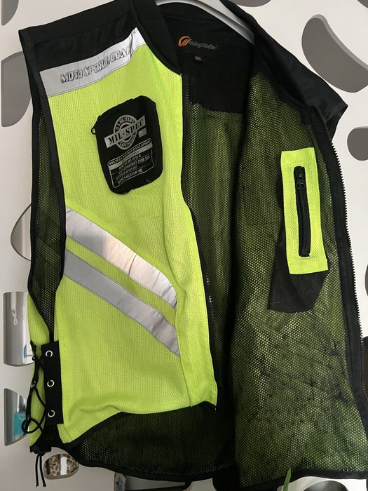 Vesta reflectorizanta, Fluorescent Verde