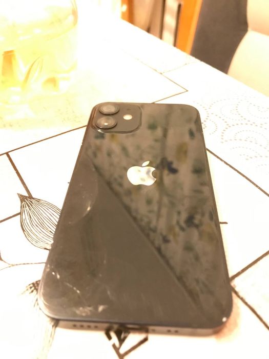 Продам айфон 12 мини 64 гб срочно