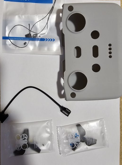 Elicii DJI Neo și carcasă transport