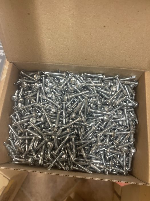 Suruburi autoforante si holsuruburi