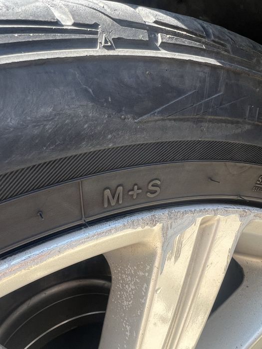 Продавам 4 бр Гуми TOYO 275/45/20