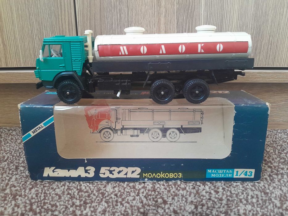 Модель камаз 53212 молоко 1987год СССР