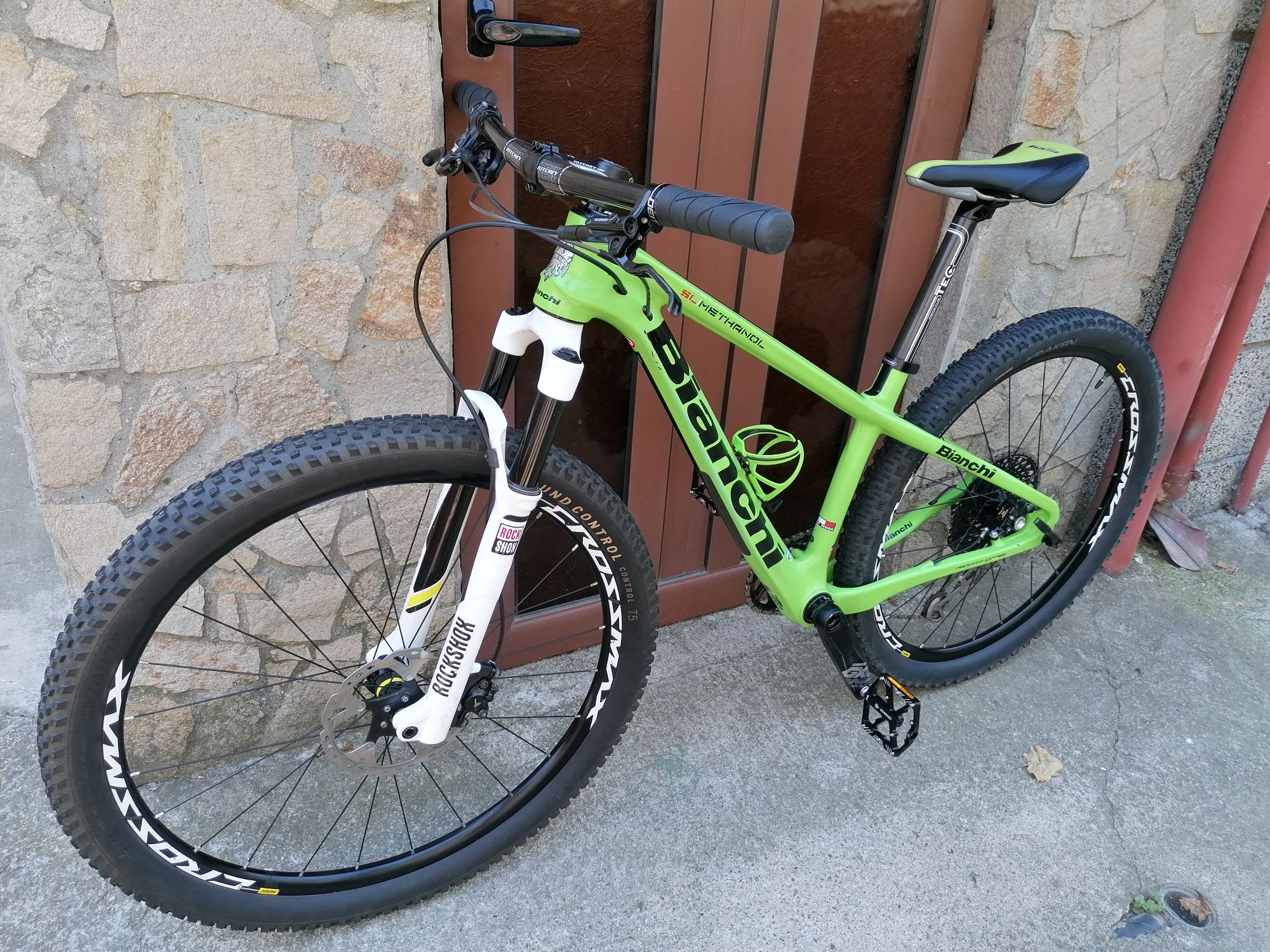 Bianchi  27,5 цола карбон 9,4кг. SRAM  1*12