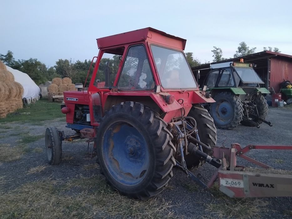Vând tractor u650 cu plug