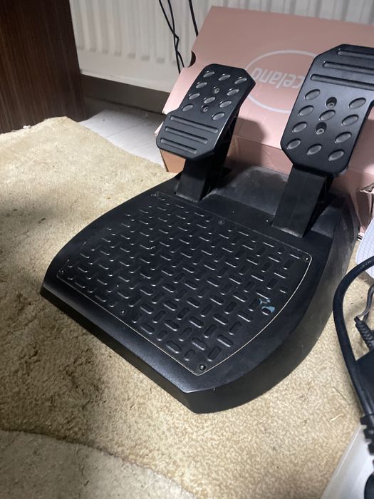 Volan thrustmster t150