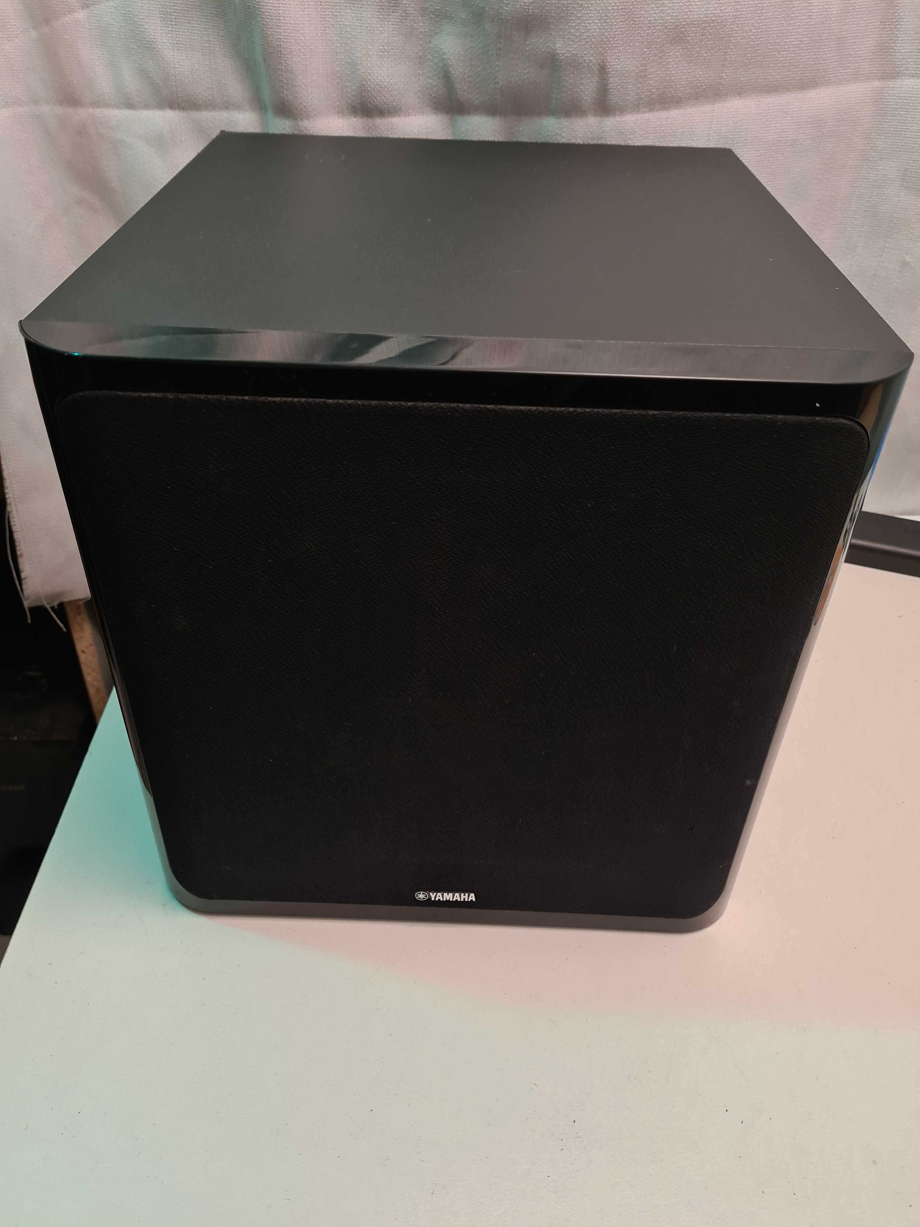 Subwoofer Yamaha NS-SW40 + sateliti NS-B40