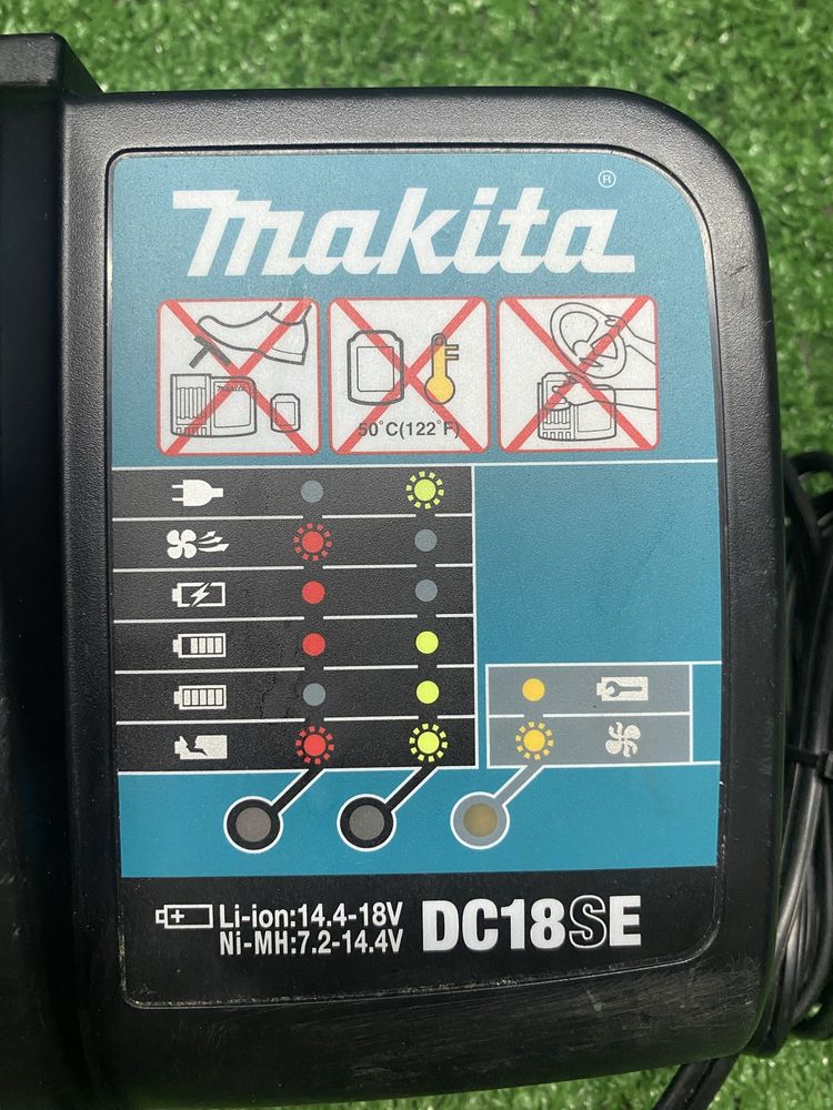 Зарядно устройство за кола, за Li-ion батерии 14.4 V/18V Makita DC18SE
