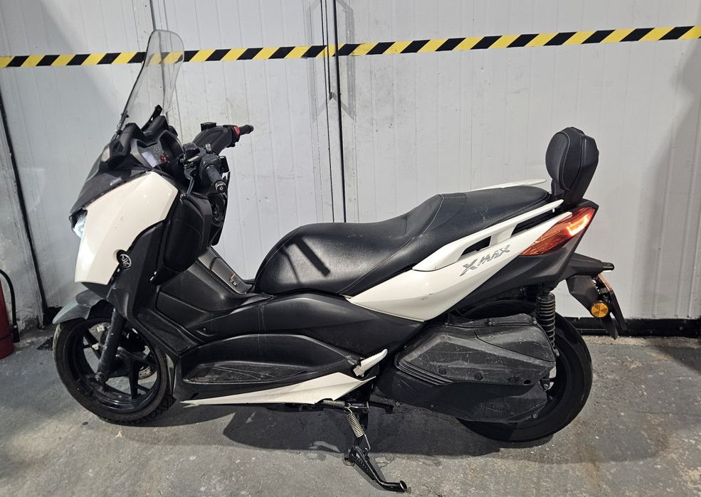 Yamaha x max 300 avariat